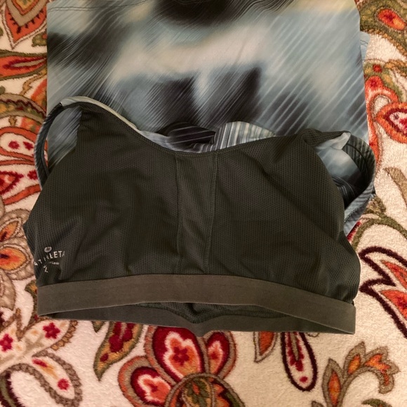 Athleta Tank With Built in Bra - Picture 6 of 6